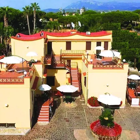 Paeonia Aparthotel 3*
